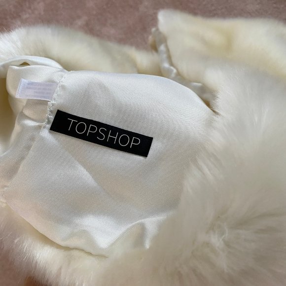 NWOT Topshop Faux Fur Infinity Scarf - white - Picture 4 of 6